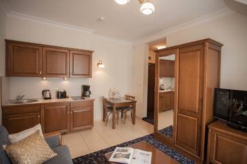 Фото номера One-Bedroom Standard Apartment B with Balcony Апартаменты Apartamenty Villa Artis г. Свиноуйсьце 3