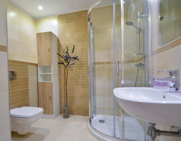 Фото номера One-Bedroom Apartment with Free Parking - 22 Апартаменты Apartamenty na Wyspie - Villa Pegaz г. Свиноуйсьце 12