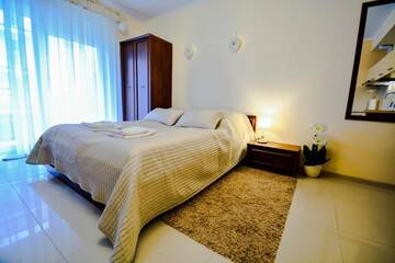 Фото номера Апартаменты, бесплатная парковка - 13 Апартаменты Apartamenty na Wyspie - Villa Pegaz г. Свиноуйсьце 9
