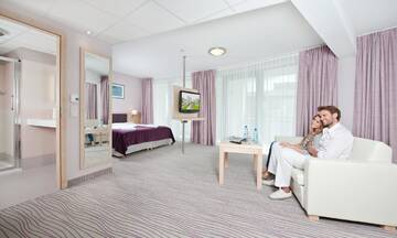 Фото номера Улучшенный двухместный номер с 1 кроватью Отель Hotel Interferie Medical SPA г. Свиноуйсьце 5