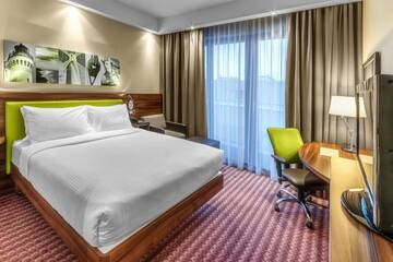 Фото номера Номер с кроватью размера «queen-size» Отель Hampton by Hilton Świnoujscie г. Свиноуйсьце 3