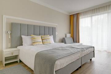 Фото номера Двухместный номер с 1 кроватью и собственной ванной комнатой Отель Hotel Trzy Wyspy г. Свиноуйсьце 3