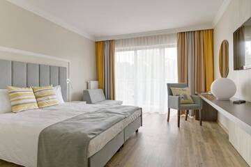 Фото номера Двухместный номер с 1 кроватью и собственной ванной комнатой Отель Hotel Trzy Wyspy г. Свиноуйсьце 13