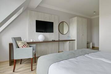 Фото номера Двухместный номер с 1 кроватью и собственной ванной комнатой Отель Hotel Trzy Wyspy г. Свиноуйсьце 16