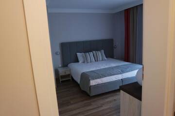 Фото номера Полулюкс Отель Hotel Trzy Wyspy г. Свиноуйсьце 4