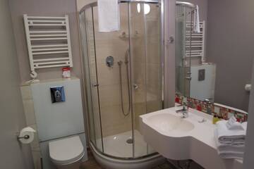 Фото номера Полулюкс Отель Hotel Trzy Wyspy г. Свиноуйсьце 3