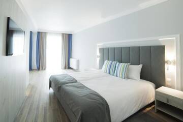 Фото номера Двухместный номер с 1 кроватью и собственной ванной комнатой Отель Hotel Trzy Wyspy г. Свиноуйсьце 27