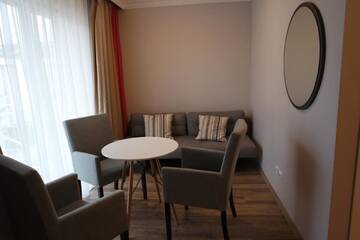 Фото номера Полулюкс Отель Hotel Trzy Wyspy г. Свиноуйсьце 7