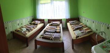 Фото номера Трехместный номер с собственной ванной комнатой Отели типа «постель и завтрак» Pod Kasztanem г. Свиноуйсьце 4