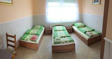 Фото номера Трехместный номер с собственной ванной комнатой Отели типа «постель и завтрак» Pod Kasztanem г. Свиноуйсьце 17