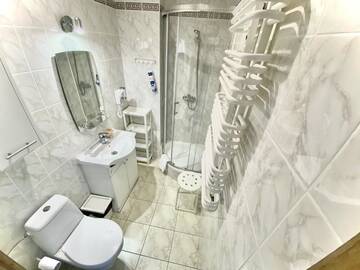 Фото номера Трехместный номер с собственной ванной комнатой Хостелы Stawa Hostel &amp; Apartments г. Свиноуйсьце 7