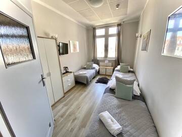 Фото номера Трехместный номер с собственной ванной комнатой Хостелы Stawa Hostel &amp; Apartments г. Свиноуйсьце 6