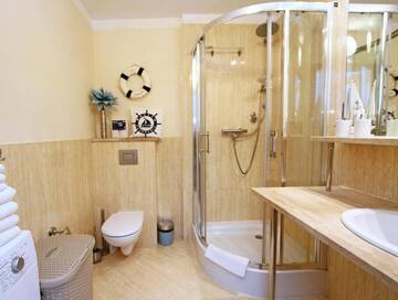 Фото номера Апартаменты с 1 спальней Апартаменты Baltic Home Villa Mistral г. Свиноуйсьце 2