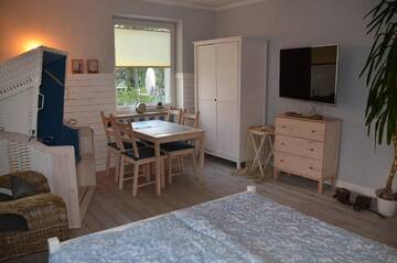 Фото номера Апартаменты с 3 спальнями Апартаменты Apartament Dark Amber- 3 rooms г. Свиноуйсьце 33