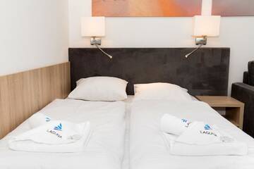 Фото номера Апартаменты с балконом Апартаменты Apartamenty Aquamarina by Renters г. Свиноуйсьце 5