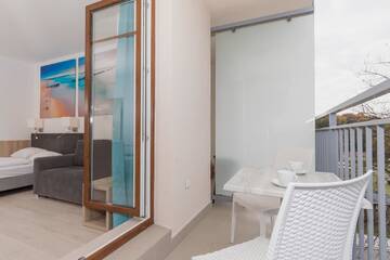 Фото номера Апартаменты с балконом Апартаменты Apartamenty Aquamarina by Renters г. Свиноуйсьце 9