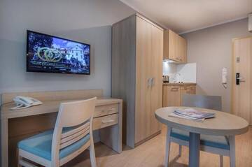 Фото номера Стандартные апартаменты Апарт-отели Apartamenty Resort ,,Cesarskie Ogrody' г. Свиноуйсьце 13